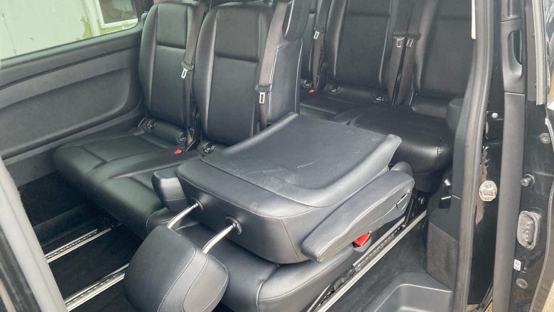 Mercedes-Benz Vito Tourer L3 Diesel Rwd 114 CDI Select 9-Seater 9G-Tronic